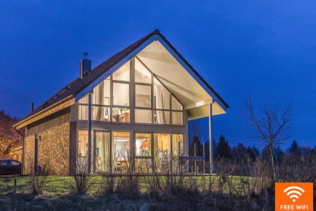 W7 - Sehr Schoenes Ferienhaus Mit Toller Lage Und Super Aussicht In Roebel An Der Mueritz Villa Exterior photo